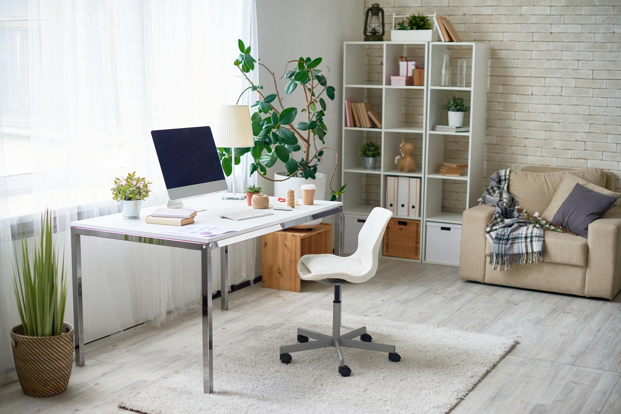 From Cluttered to Chic: How to Organize Your Home Office with Functional Furniture Solutions